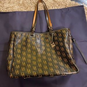 Dooney and Bourke brown signature 💜